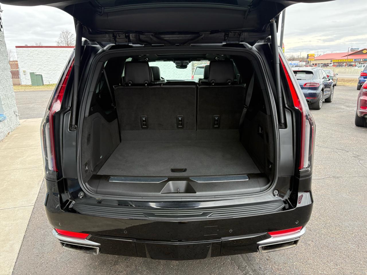 Cadillac Escalade ESV 4WD 4dr Premium Luxury 2023