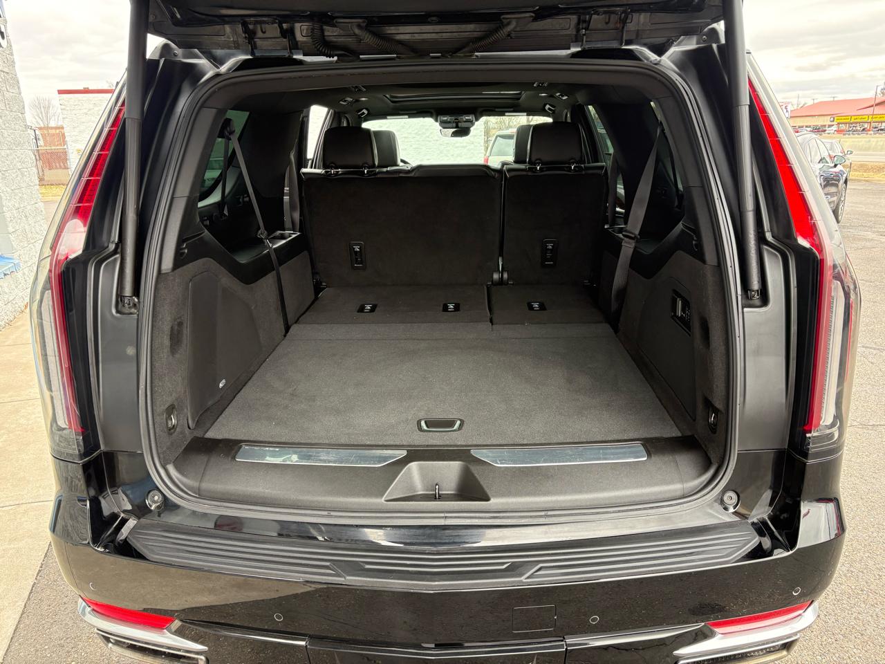 Cadillac Escalade ESV 4WD 4dr Premium Luxury 2023