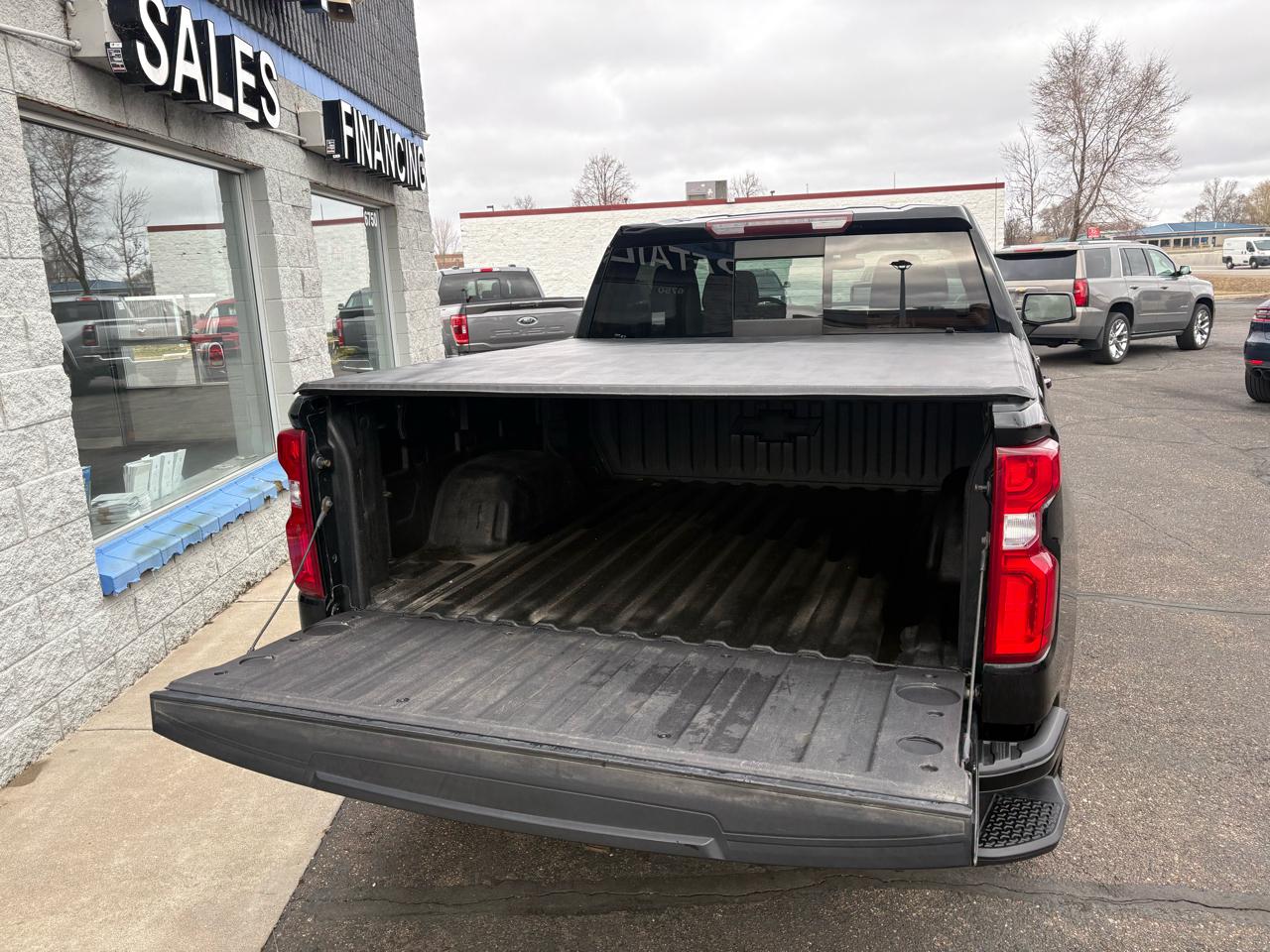 Chevrolet Silverado 1500 4WD Crew Cab 147" RST 2020