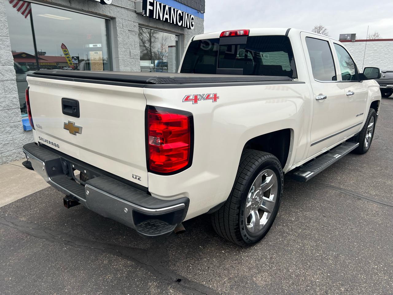 Chevrolet Silverado 1500 4WD Crew Cab 143.5" LTZ w/1LZ 2015