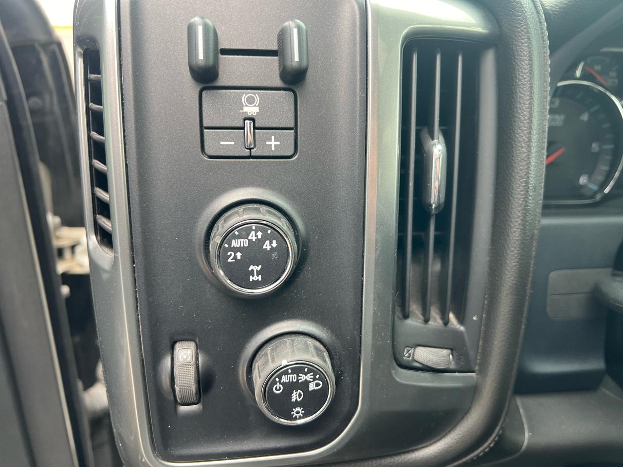 Chevrolet Silverado 1500 4WD Crew Cab 143.5" LTZ w/1LZ 2015