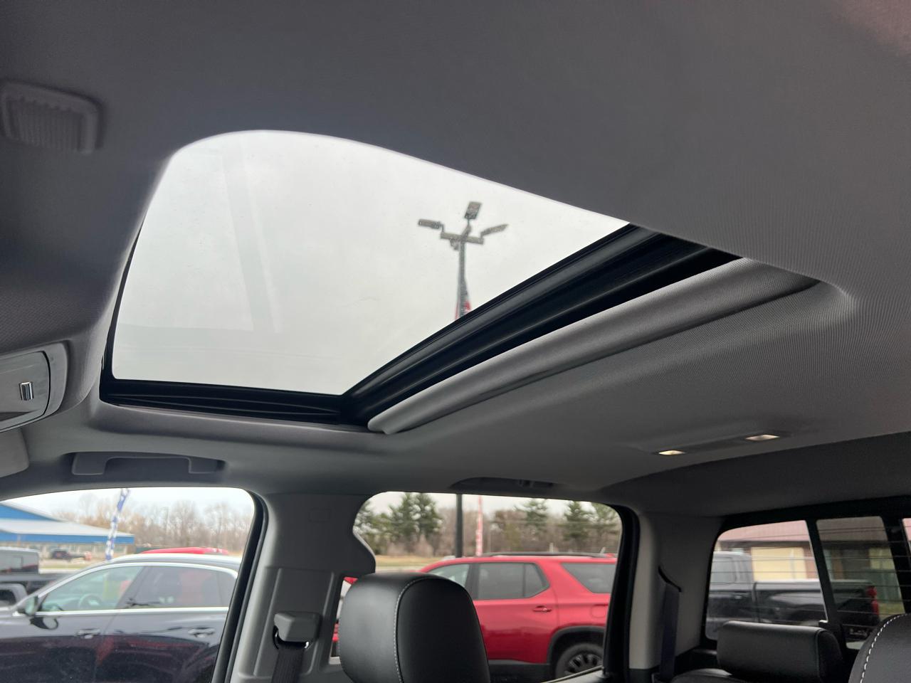 Chevrolet Silverado 1500 4WD Crew Cab 143.5" LTZ w/1LZ 2015