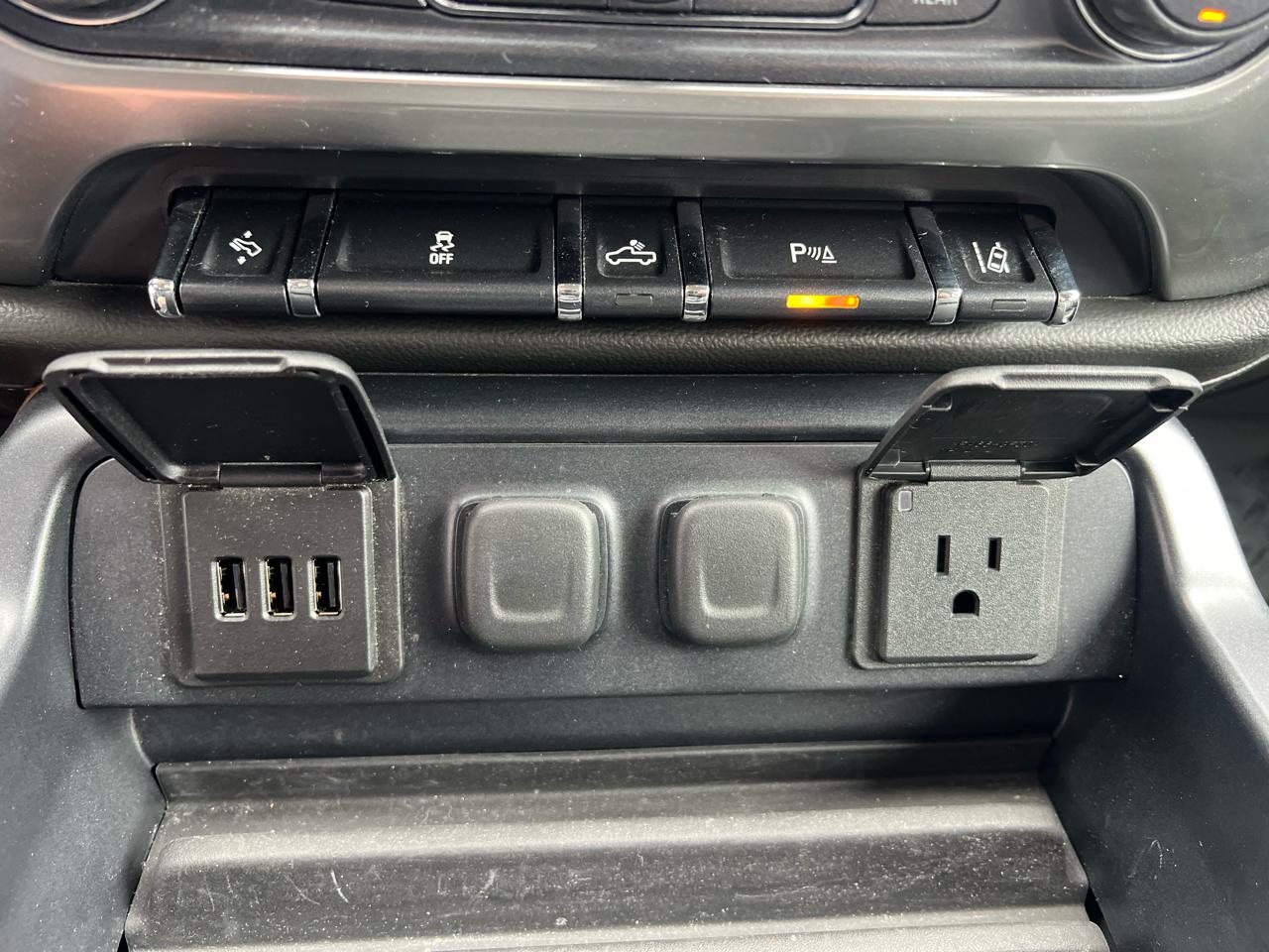 Chevrolet Silverado 1500 4WD Crew Cab 143.5" LTZ w/1LZ 2015