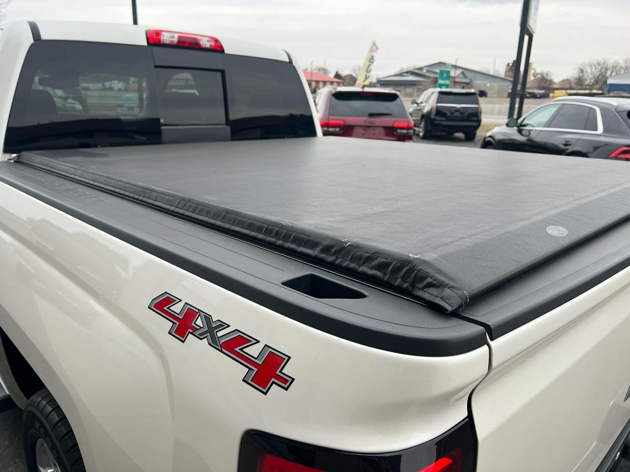 Chevrolet Silverado 1500 4WD Crew Cab 143.5" LTZ w/1LZ 2015