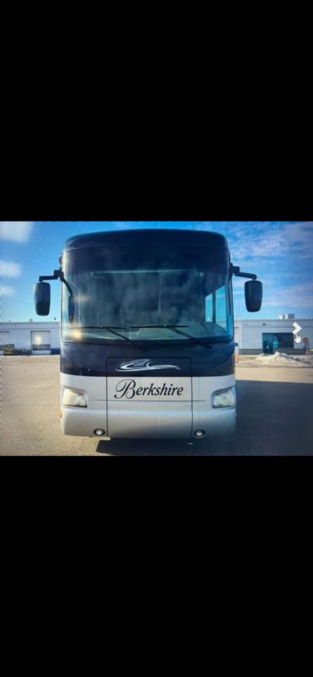 Forest River Berkshire  2011