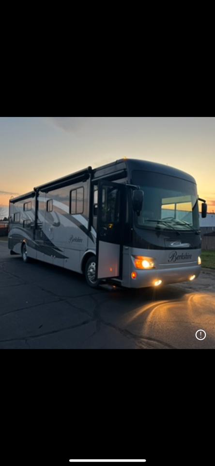 Forest River Berkshire  2011