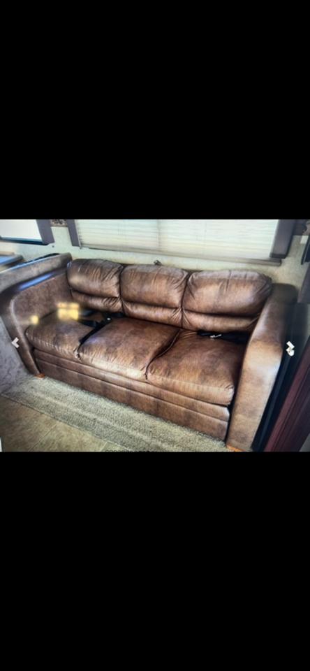 Forest River Berkshire  2011