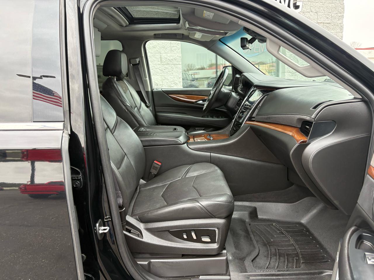 Cadillac Escalade ESV 4WD 4dr Premium Luxury 2017