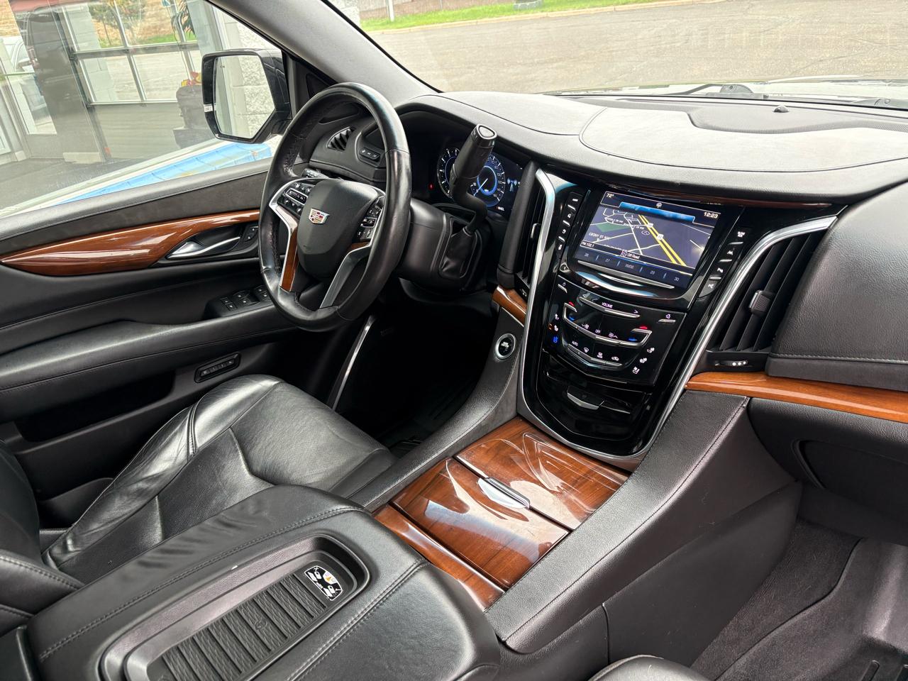 Cadillac Escalade ESV 4WD 4dr Premium Luxury 2017