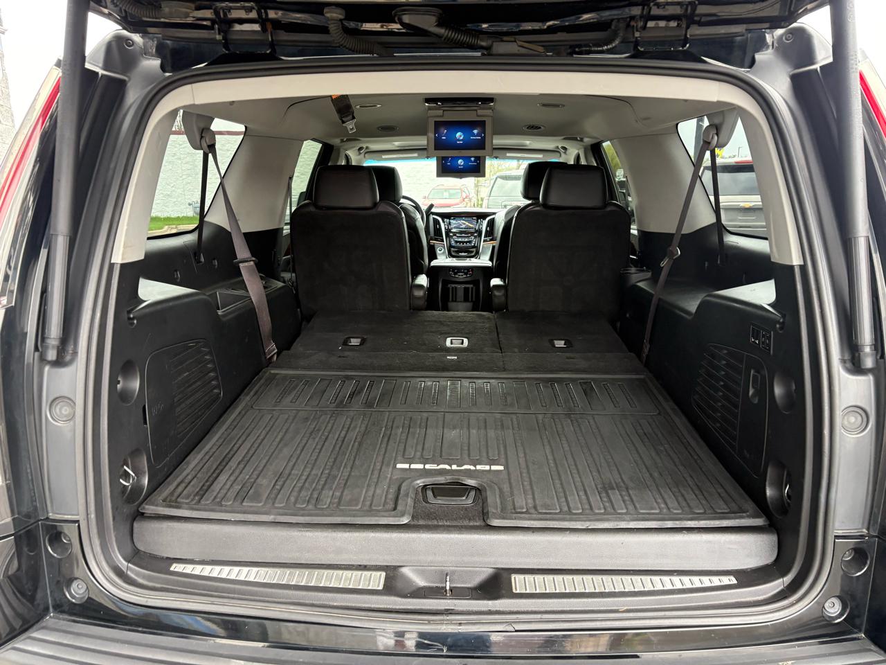 Cadillac Escalade ESV 4WD 4dr Premium Luxury 2017