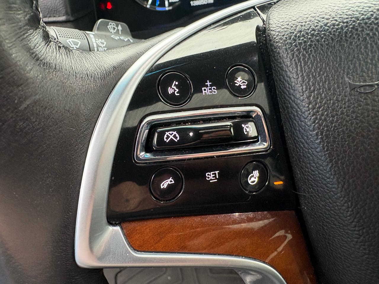 Cadillac Escalade ESV 4WD 4dr Premium Luxury 2017