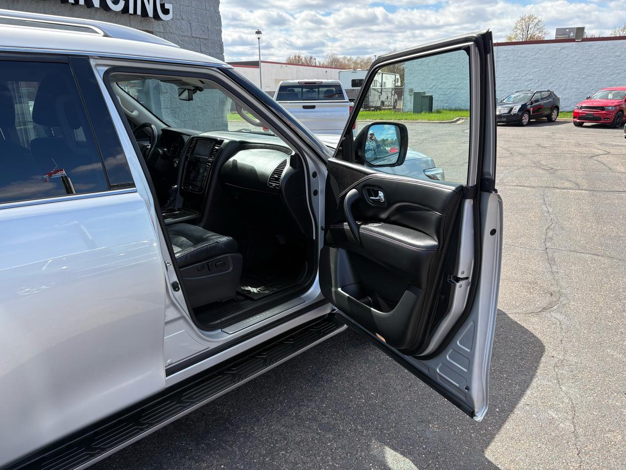 Infiniti QX80 LUXE AWD 2020