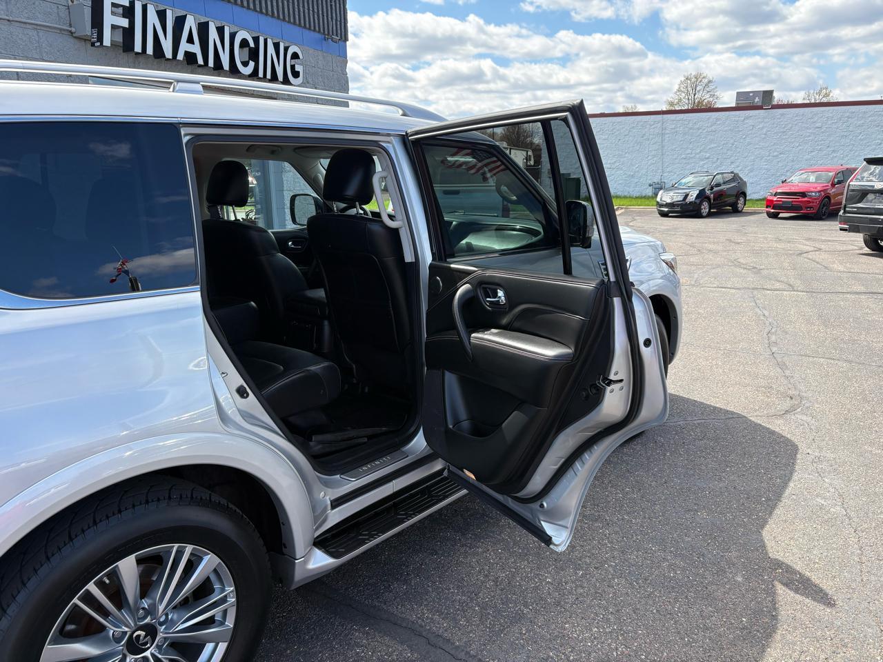 Infiniti QX80 LUXE AWD 2020