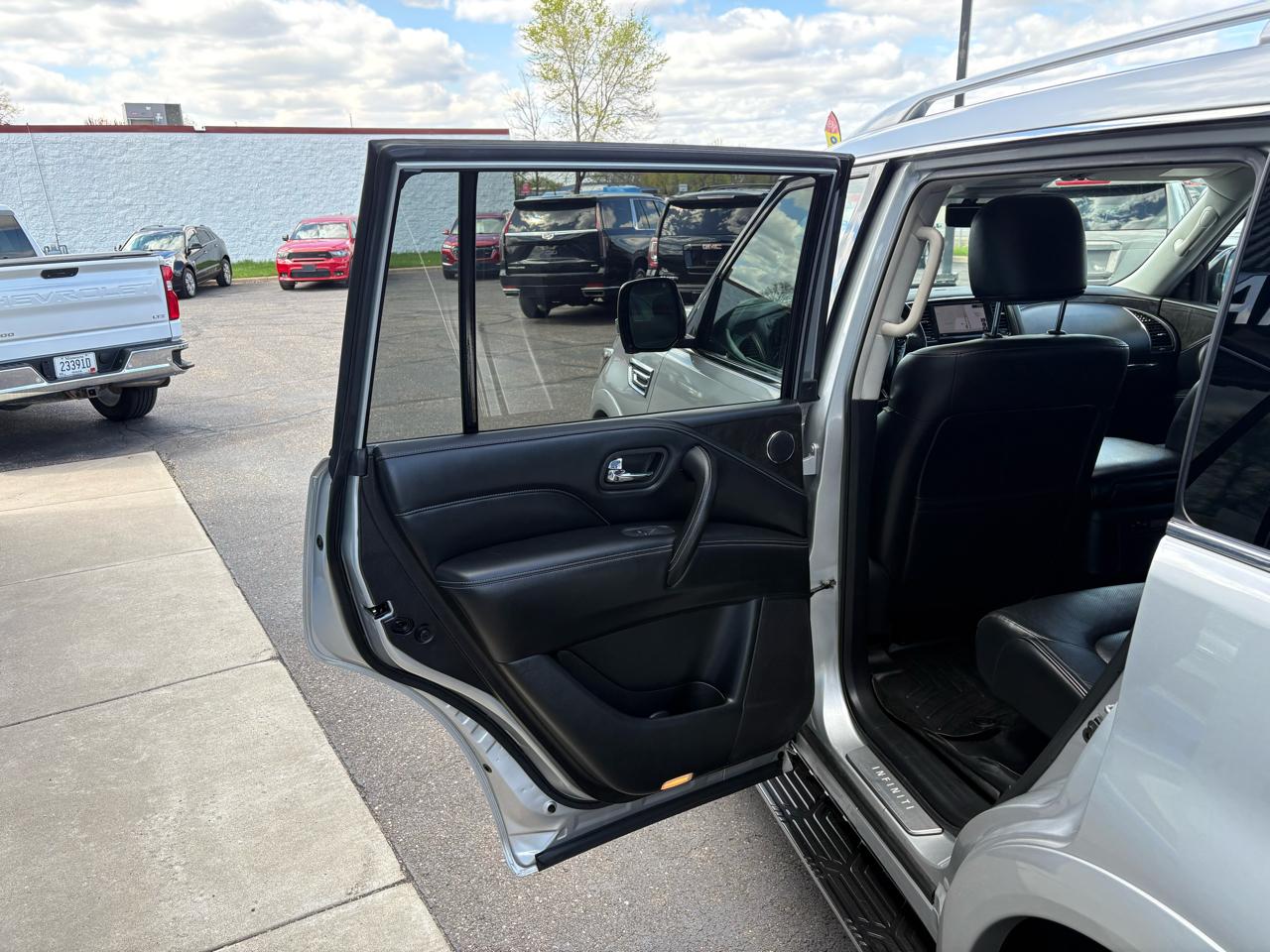 Infiniti QX80 LUXE AWD 2020