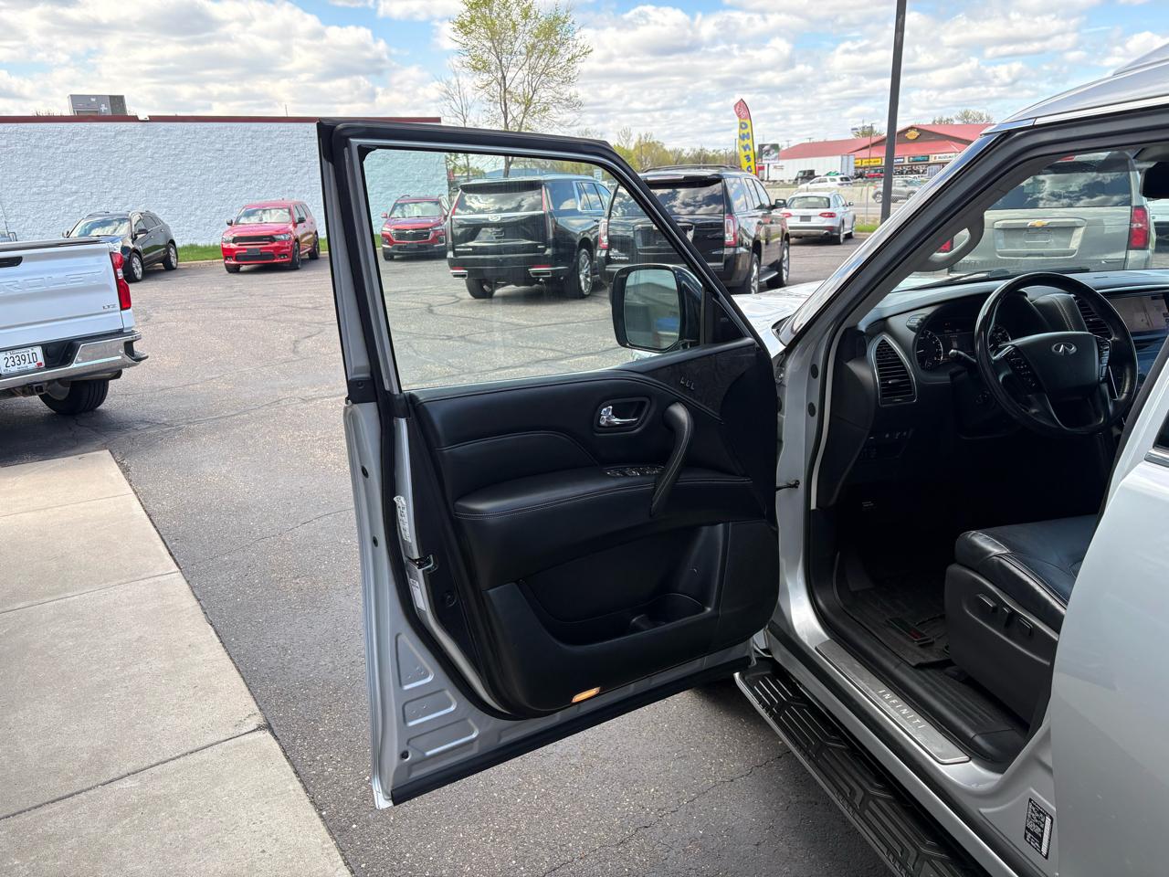 Infiniti QX80 LUXE AWD 2020