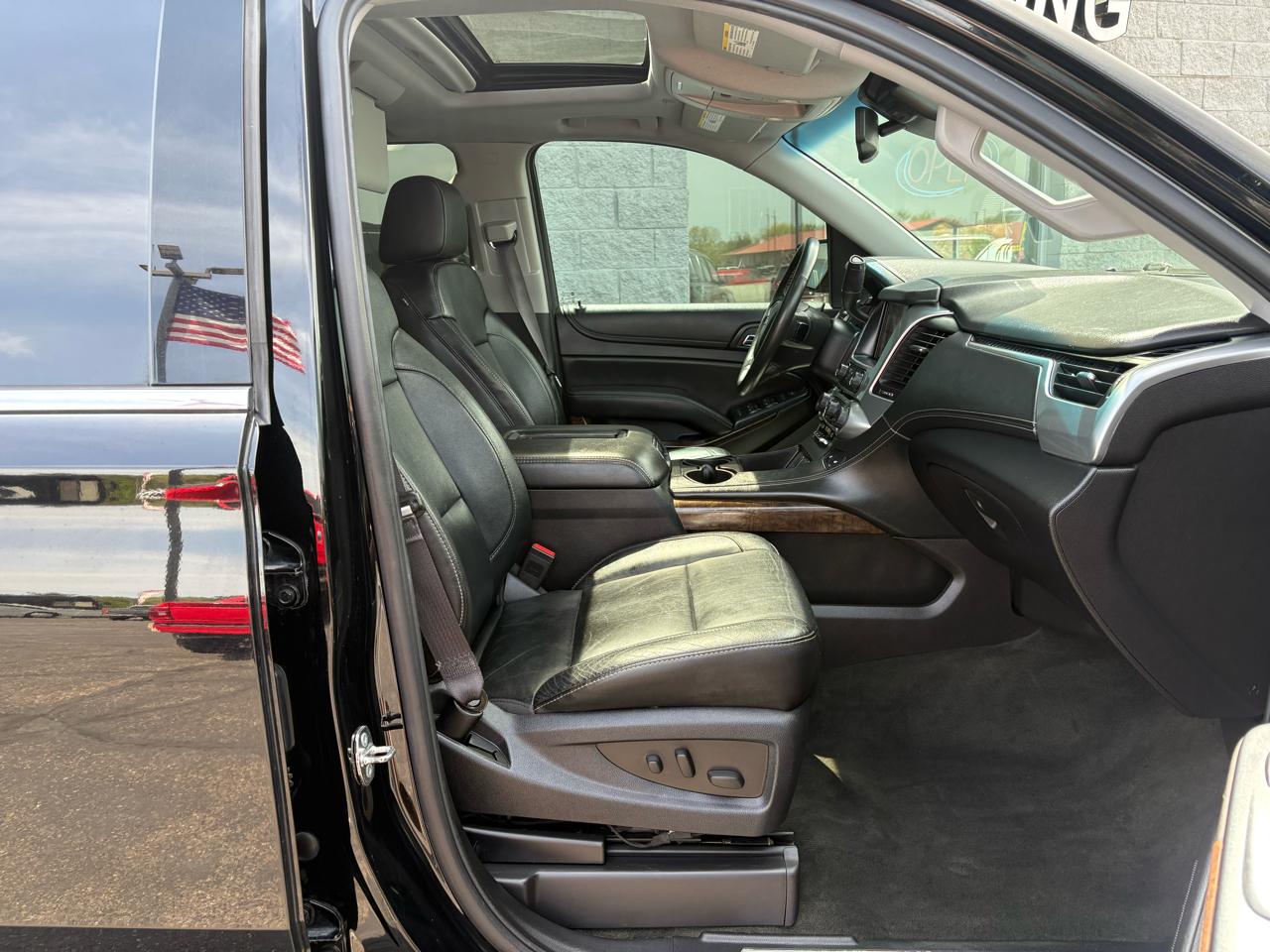 Chevrolet Suburban 4WD 4dr LT 2015