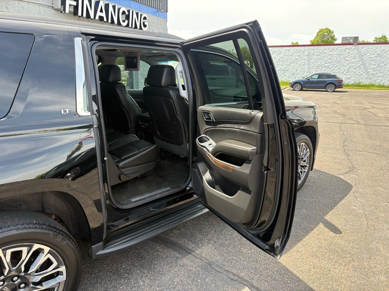 Chevrolet Suburban 4WD 4dr LT 2015