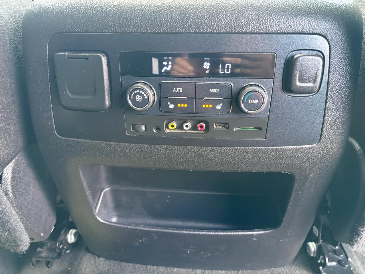 Chevrolet Suburban 4WD 4dr LT 2015