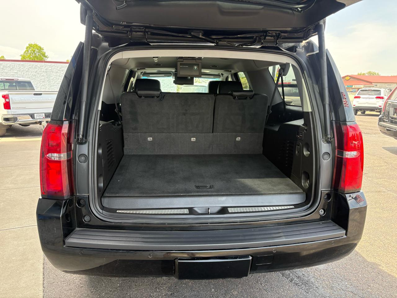 Chevrolet Suburban 4WD 4dr LT 2015