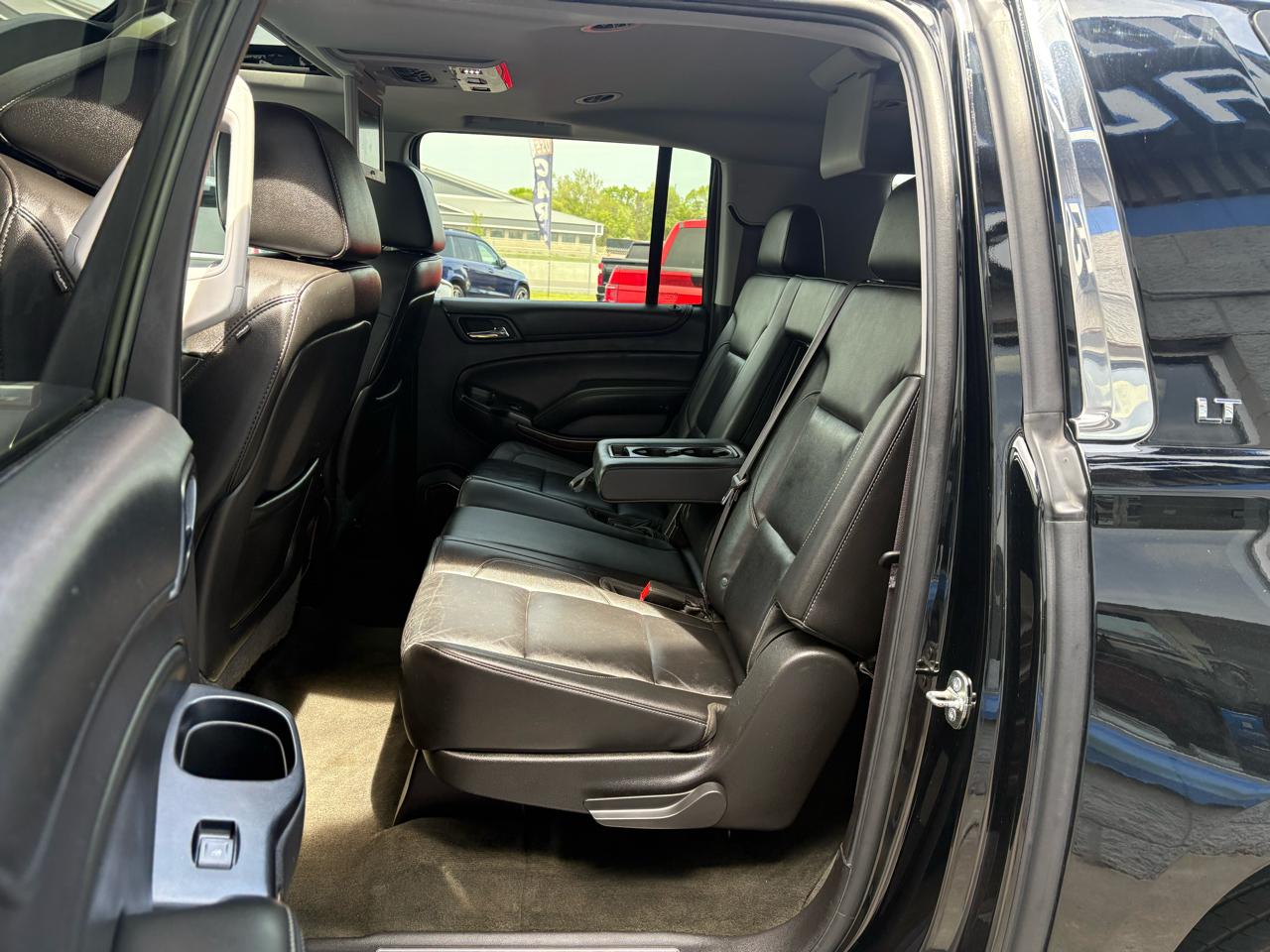 Chevrolet Suburban 4WD 4dr LT 2015