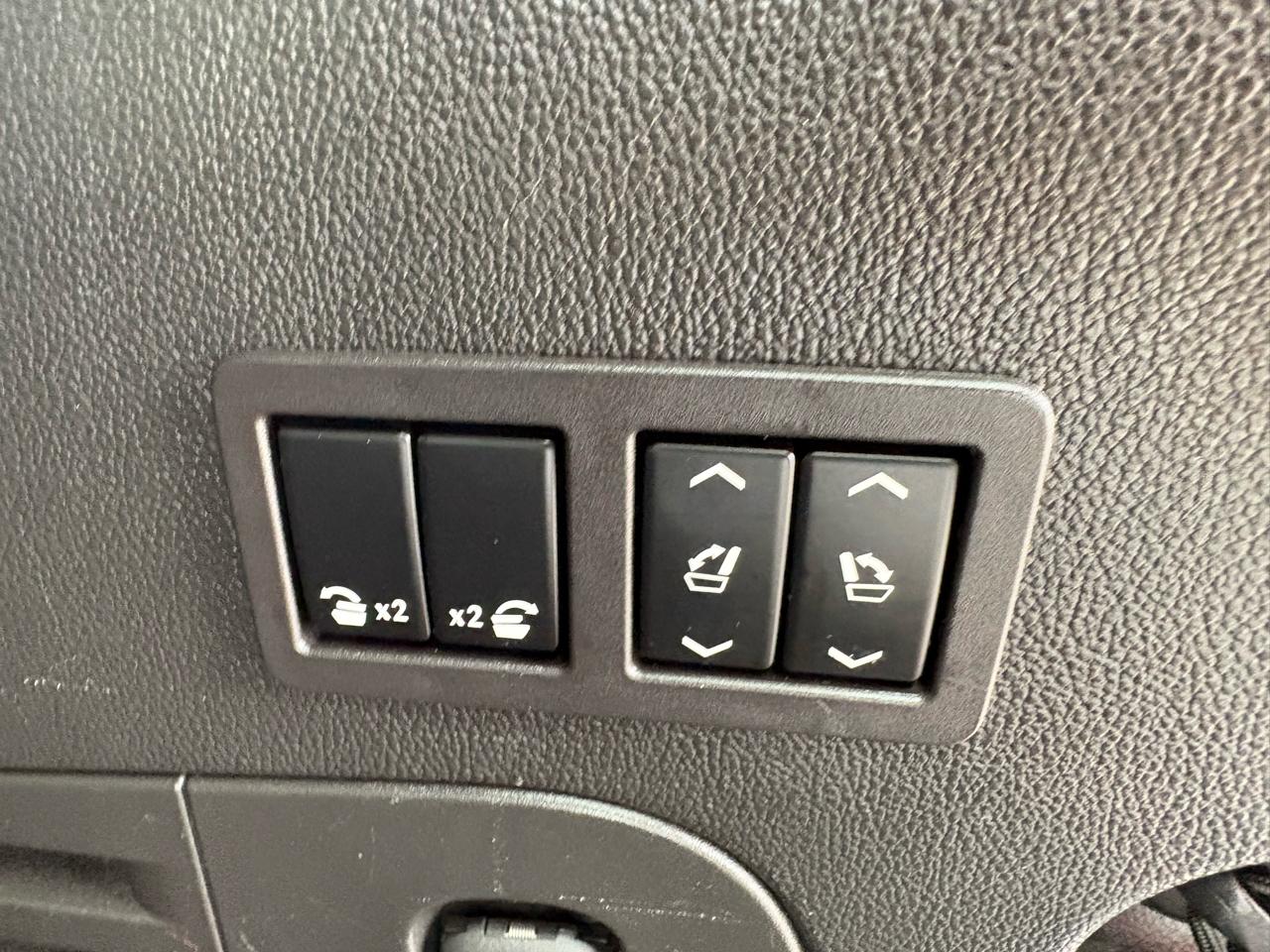 GMC Yukon 4WD 4dr SLT 2017