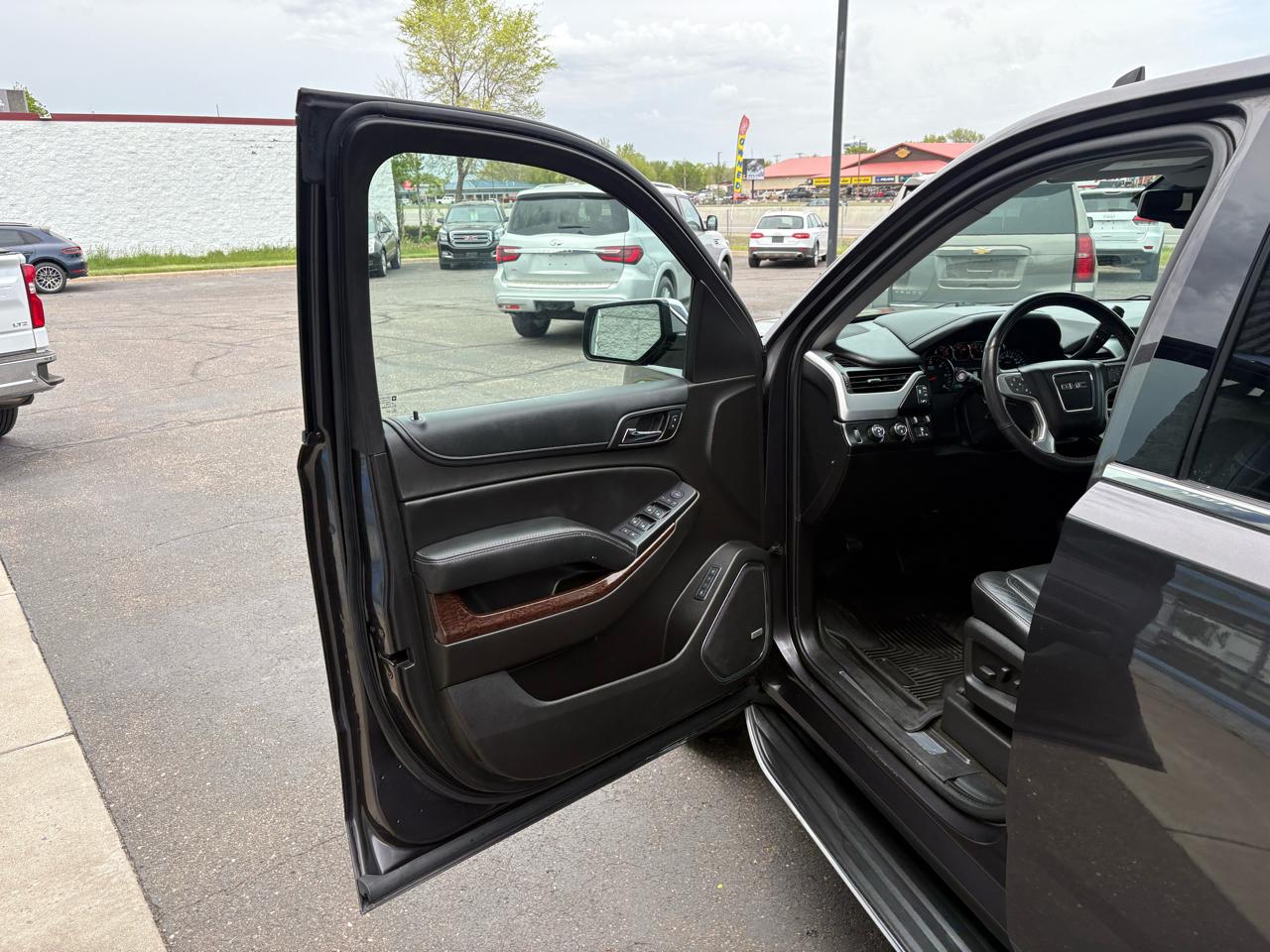GMC Yukon 4WD 4dr SLT 2017