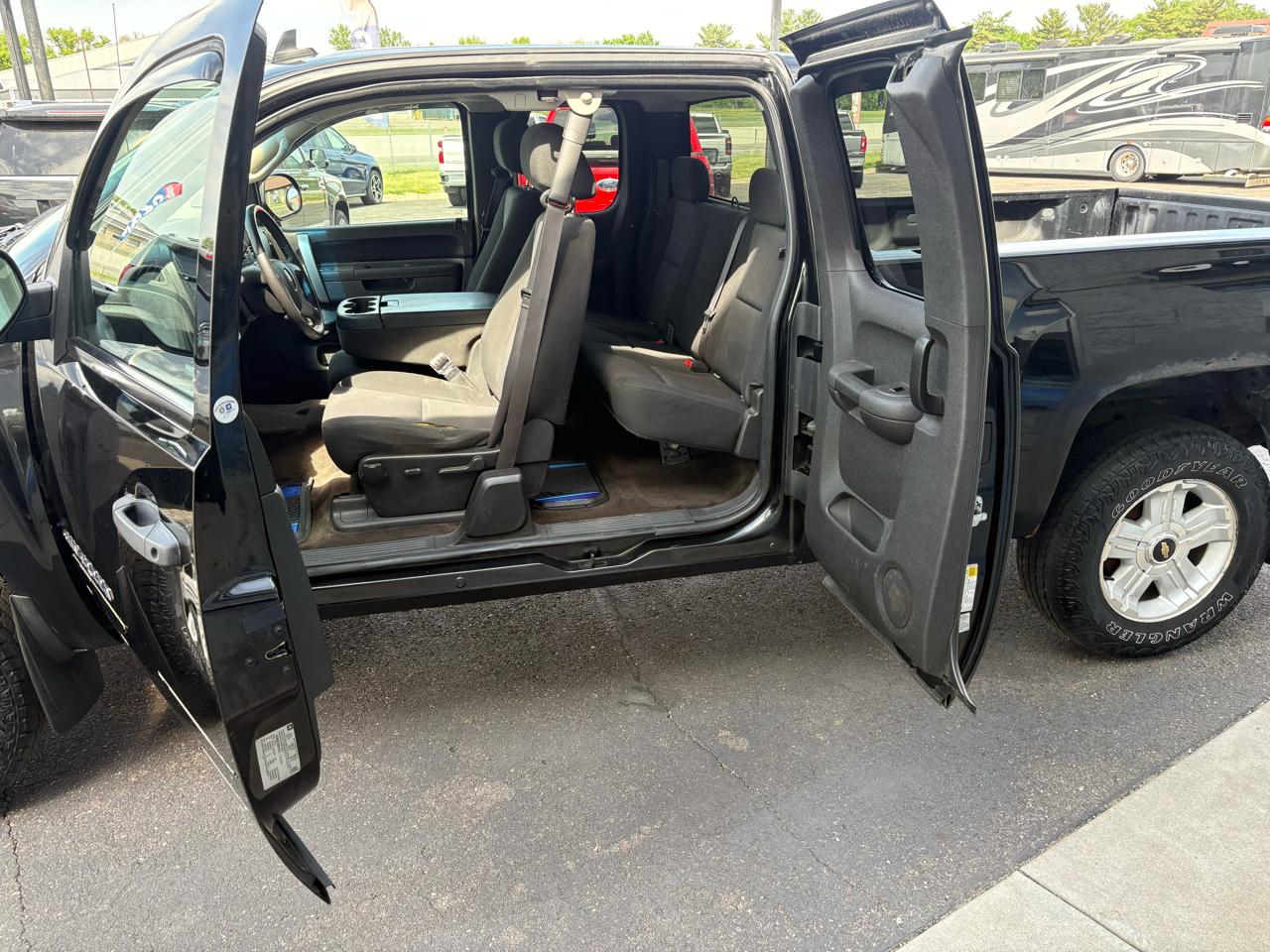 Chevrolet Silverado 1500 4WD Ext Cab 143.5" LT 2013