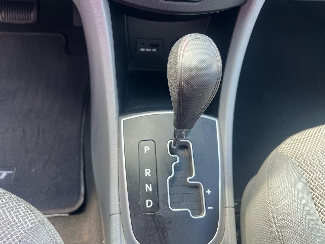 Hyundai Accent 5dr HB Auto GS 2012