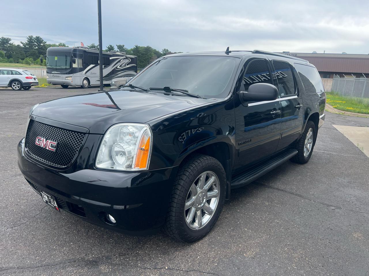 GMC Yukon XL AWD 4dr Denali 2014