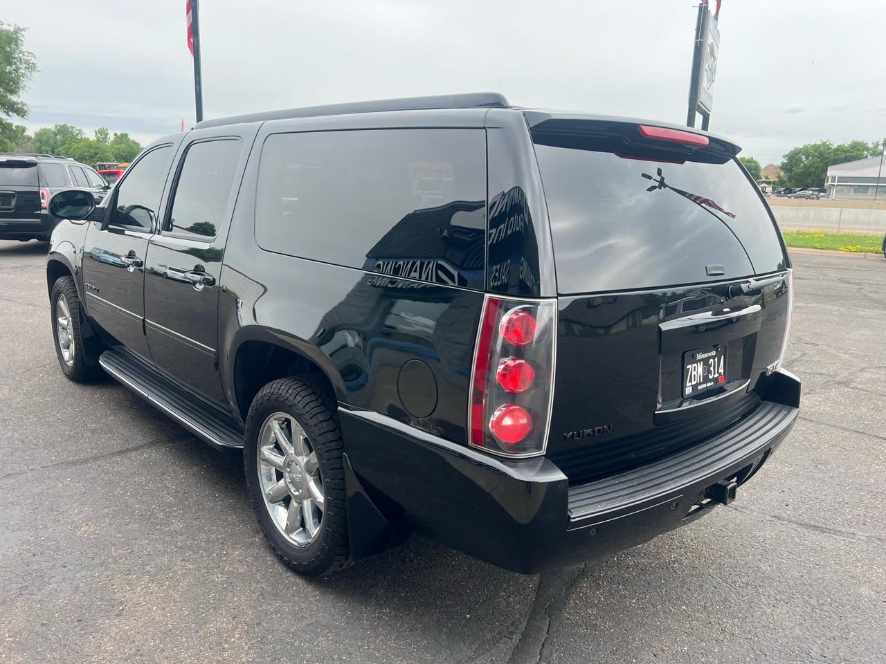 GMC Yukon XL AWD 4dr Denali 2014
