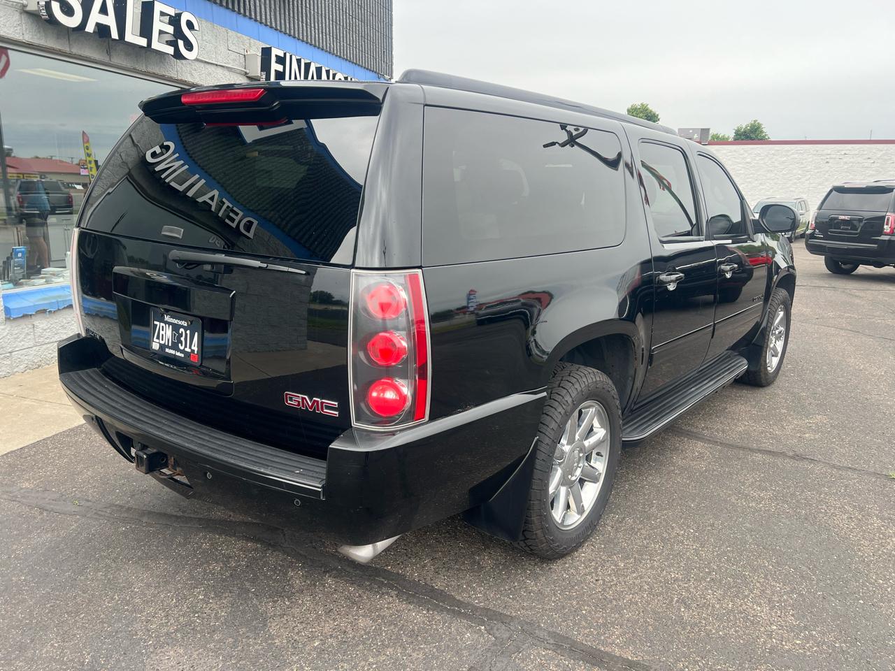 GMC Yukon XL AWD 4dr Denali 2014