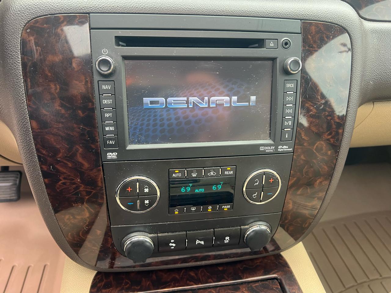 GMC Yukon XL AWD 4dr Denali 2014
