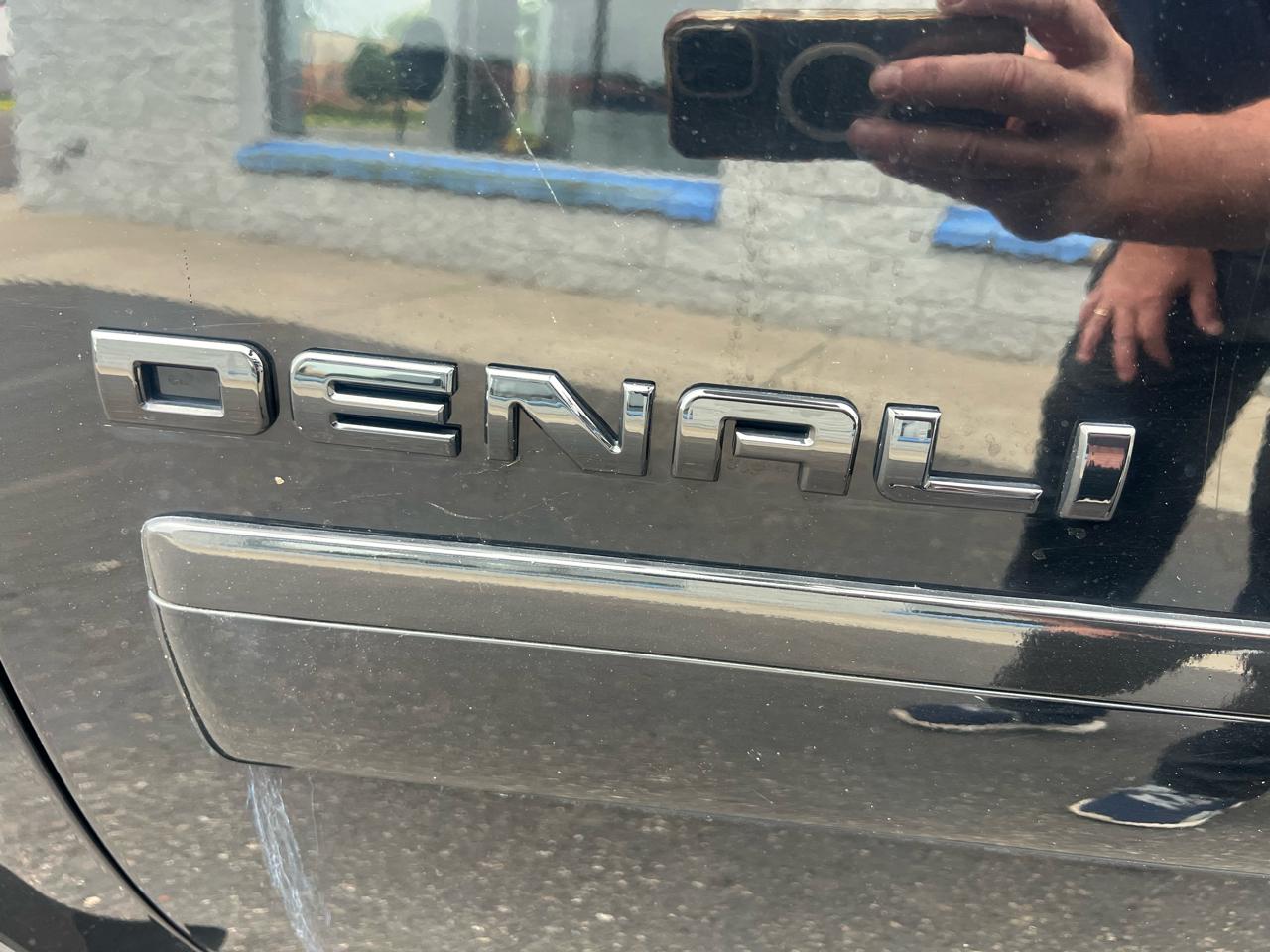 GMC Yukon XL AWD 4dr Denali 2014