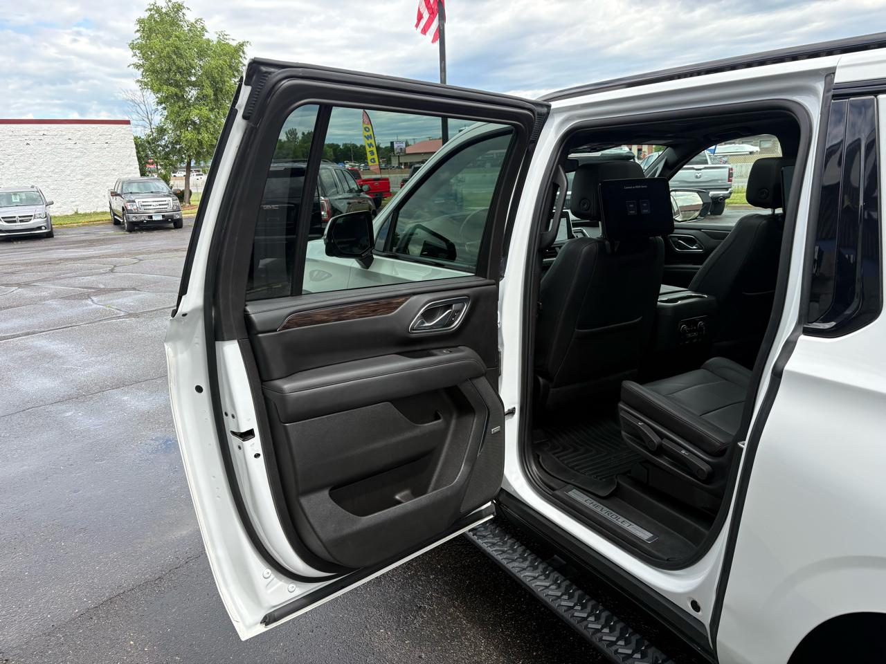 Chevrolet Suburban 4WD 4dr Z71 2023