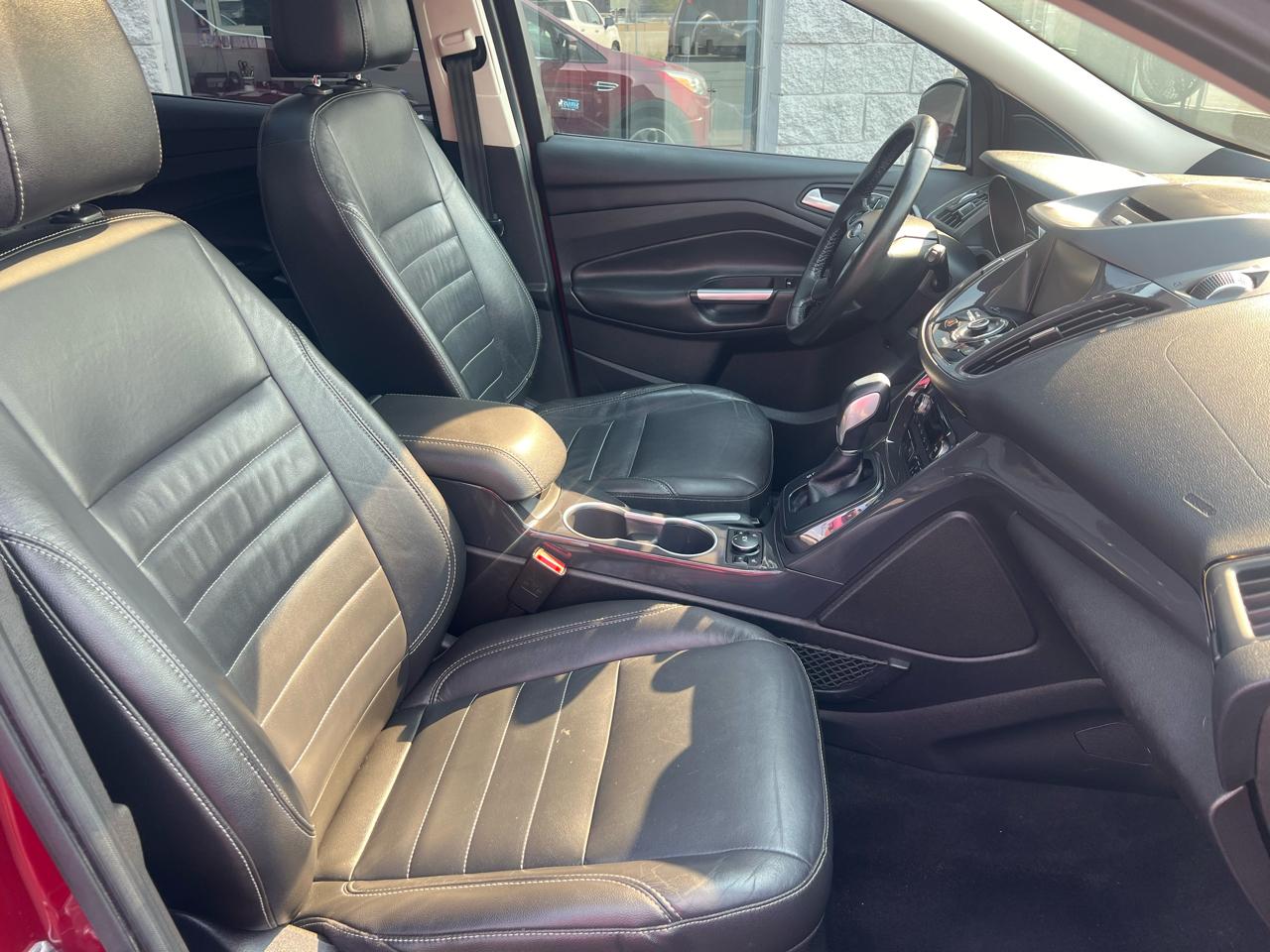 Ford Escape 4WD 4dr Titanium 2015
