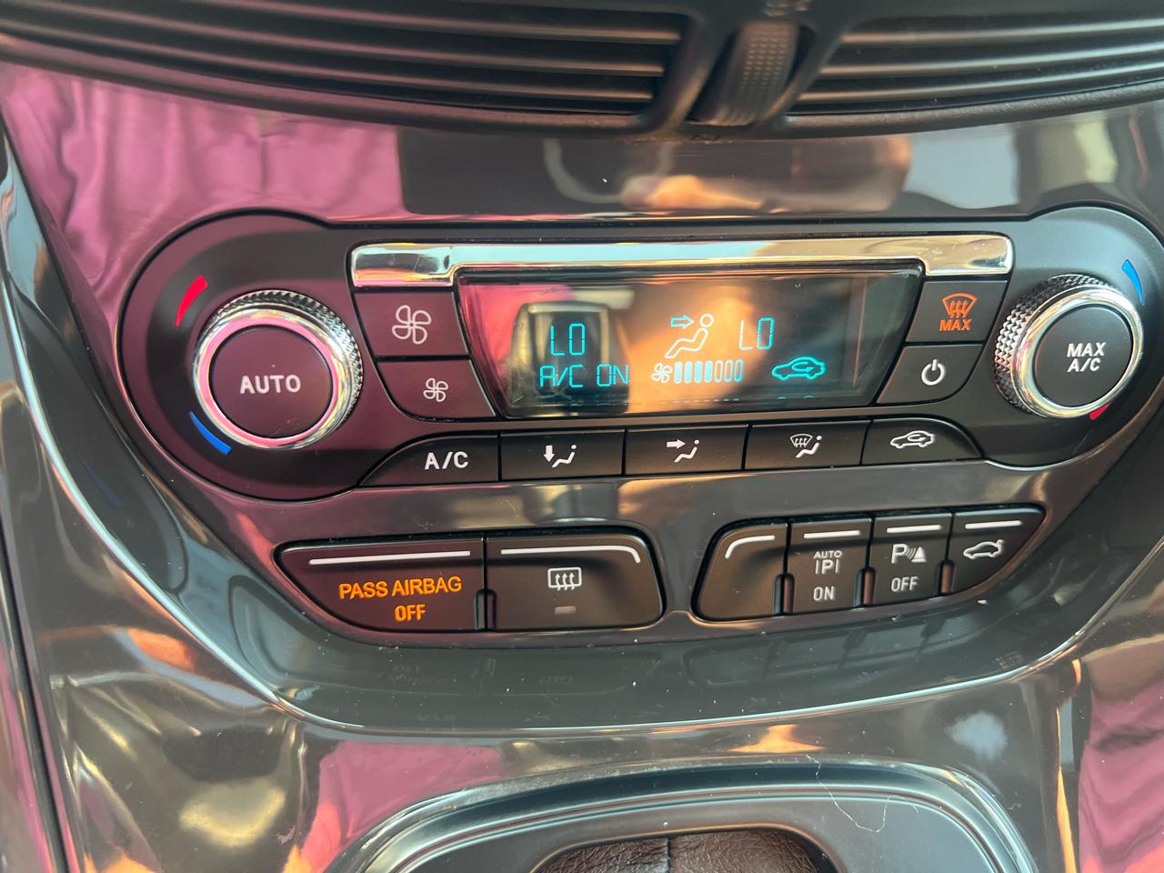 Ford Escape 4WD 4dr Titanium 2015