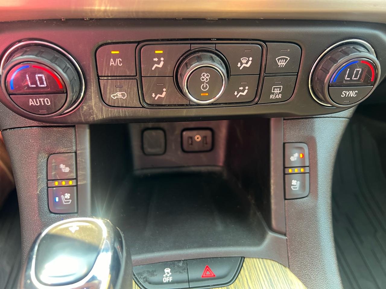 GMC Acadia AWD 4dr Denali 2019