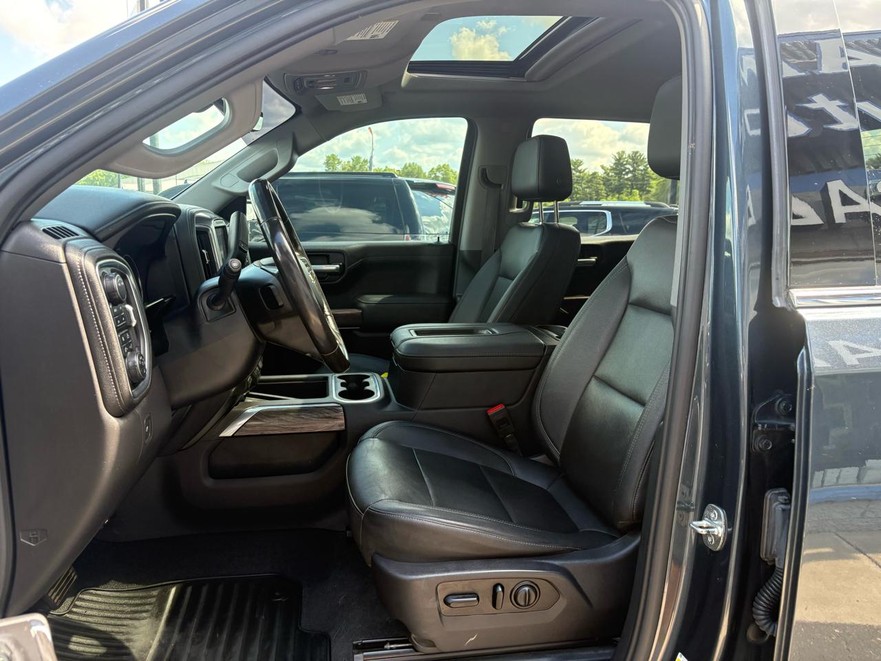 Chevrolet Silverado 1500 4WD Crew Cab 147" LTZ 2021