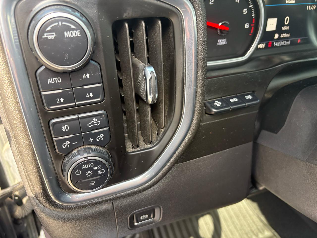Chevrolet Silverado 1500 4WD Crew Cab 147" LTZ 2021