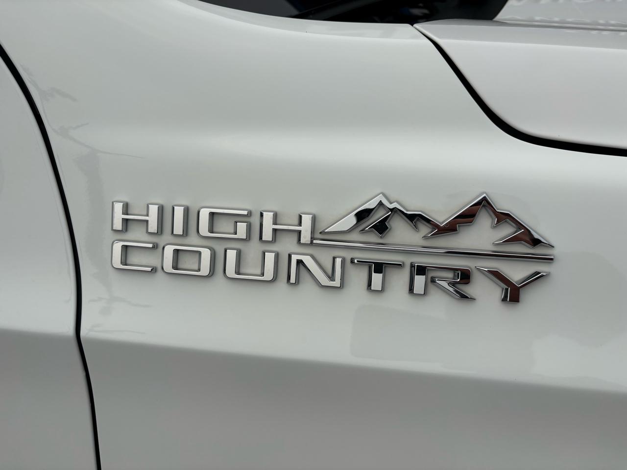 Chevrolet Suburban 4WD 4dr High Country 2021