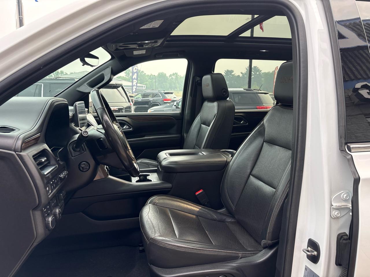 Chevrolet Suburban 4WD 4dr High Country 2021