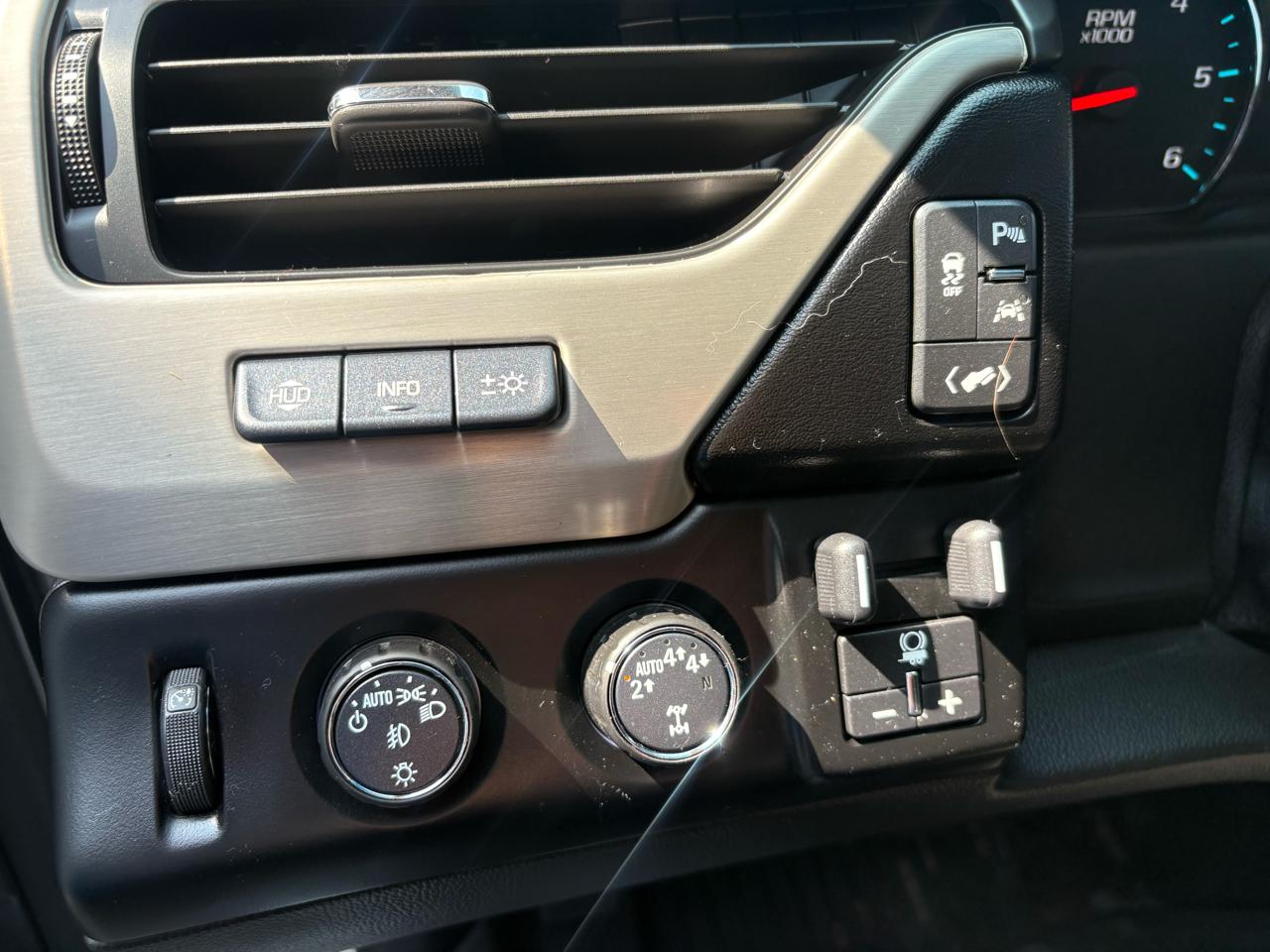 GMC Yukon 4WD 4dr Denali 2018