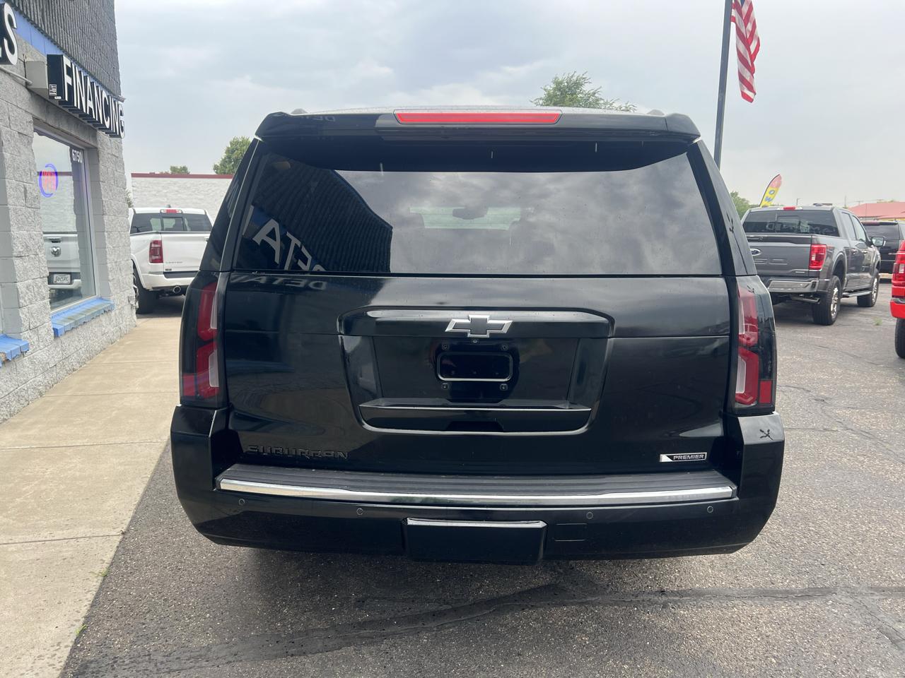 Chevrolet Suburban 4WD 4dr 1500 Premier 2017