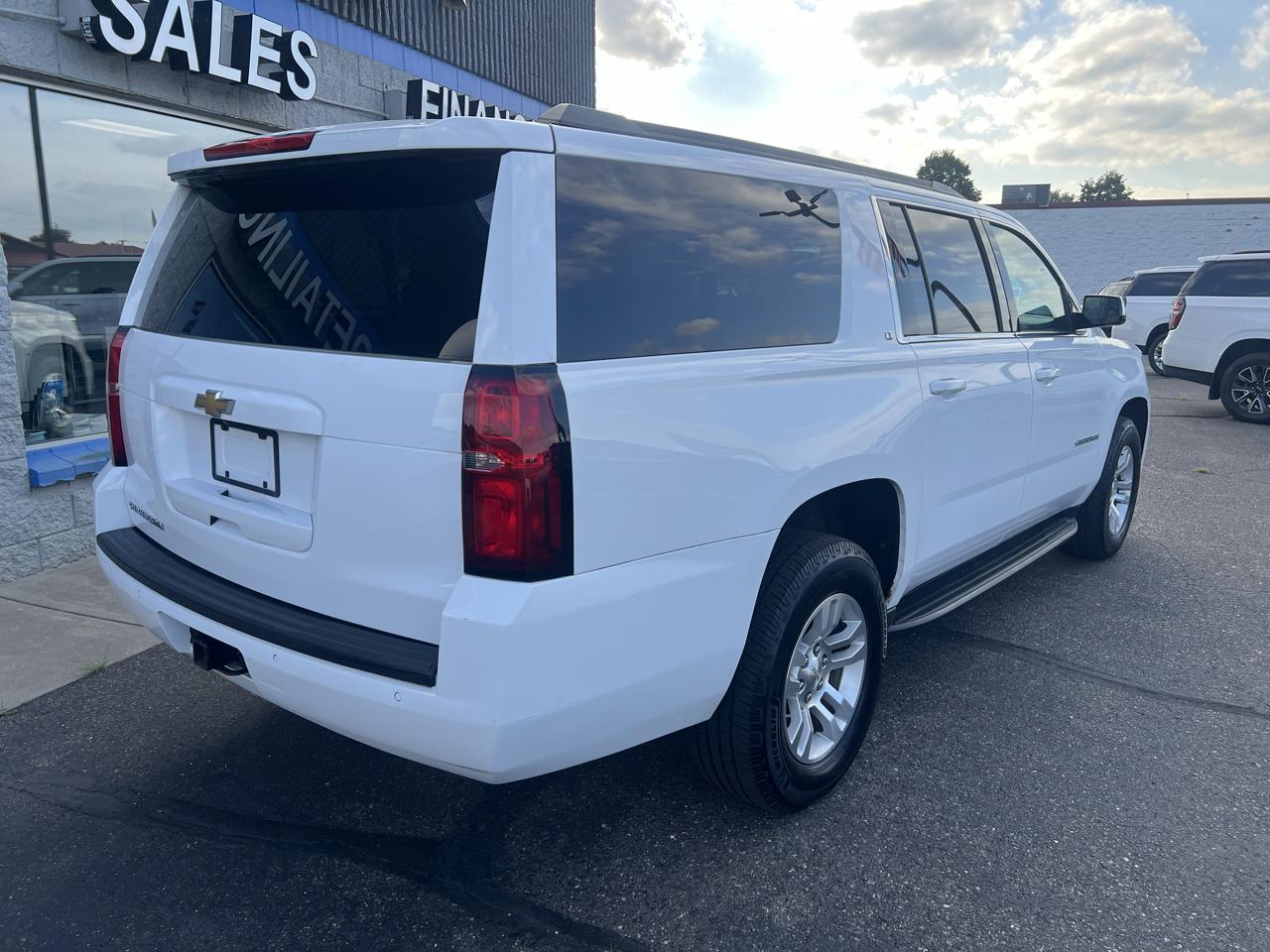 Chevrolet Suburban 4WD 4dr 1500 LT 2018