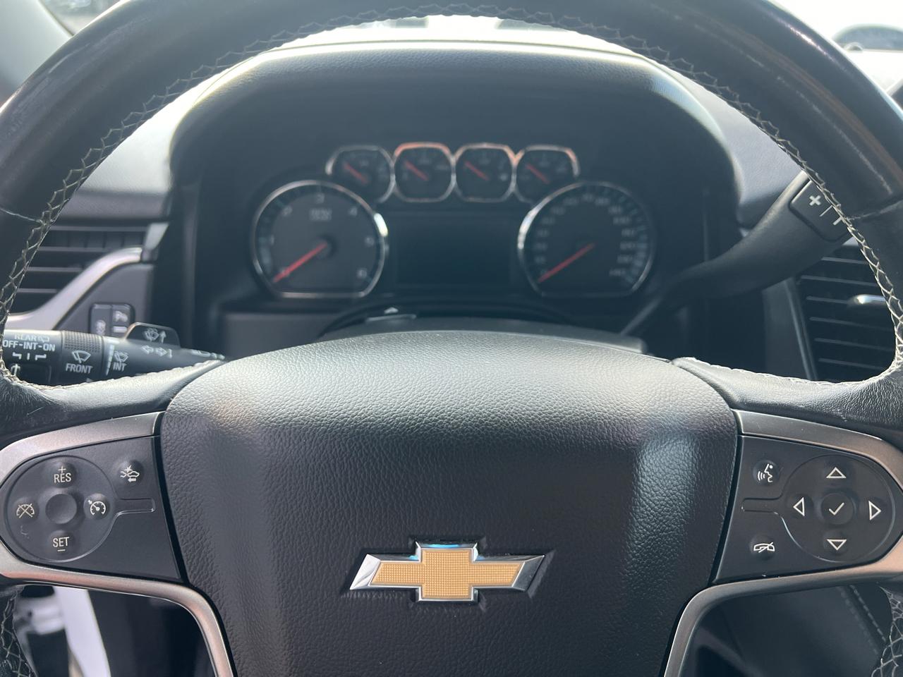 Chevrolet Suburban 4WD 4dr 1500 LT 2018