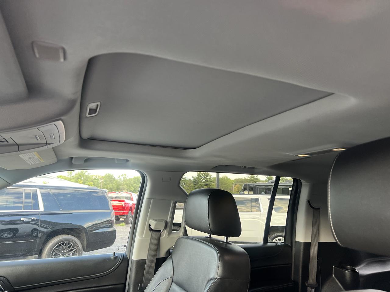 Chevrolet Suburban 4WD 4dr 1500 LT 2018