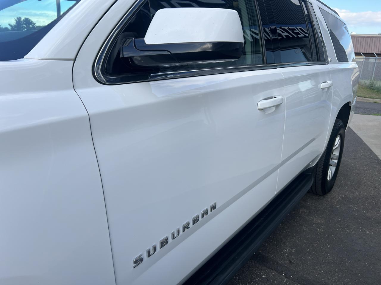 Chevrolet Suburban 4WD 4dr 1500 LT 2018