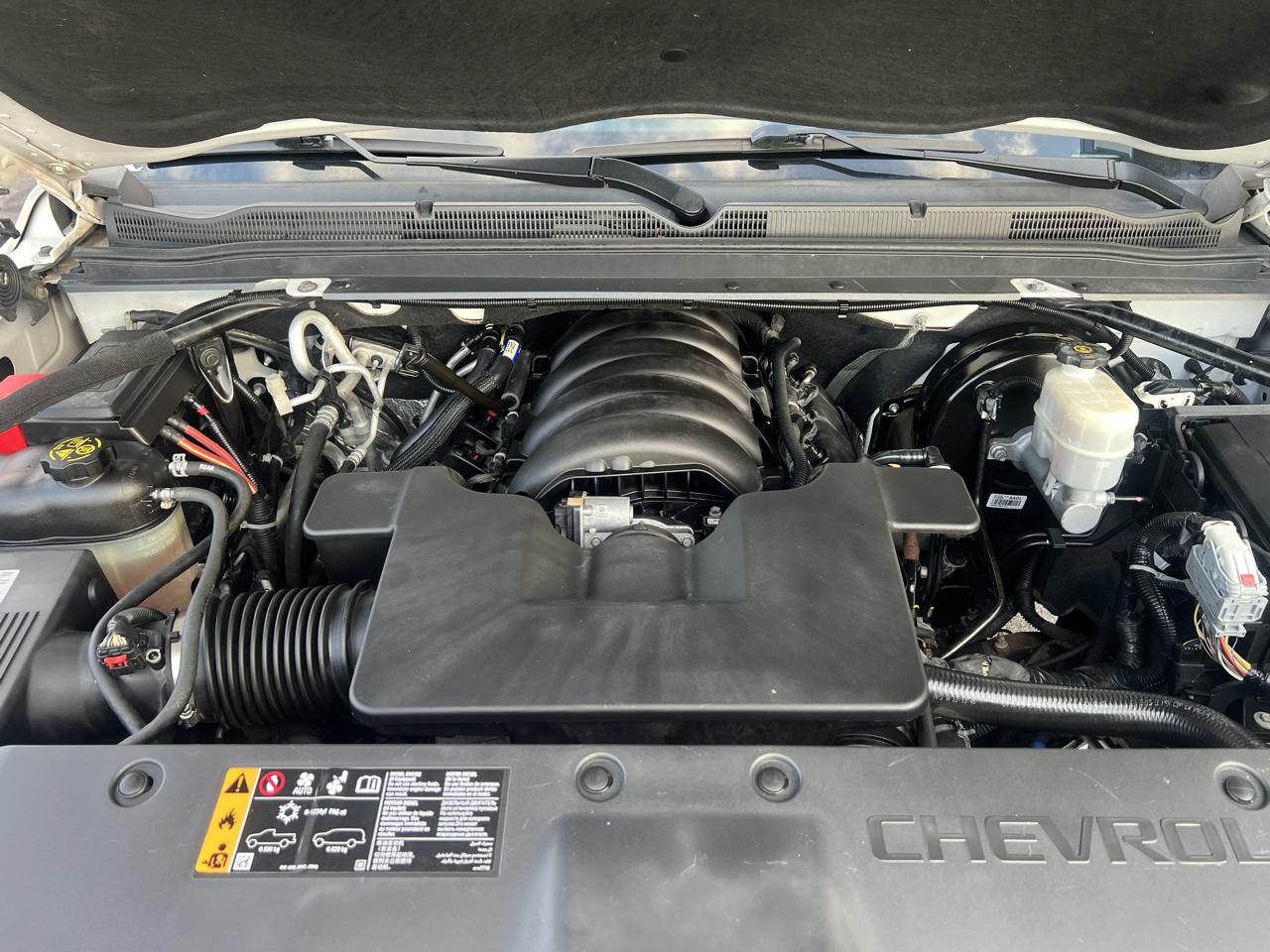 Chevrolet Suburban 4WD 4dr 1500 LT 2018