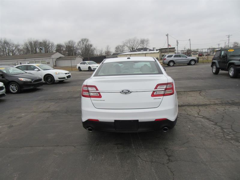 Ford Taurus  2015