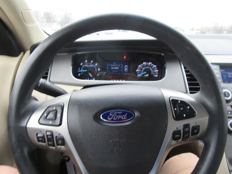 Ford Taurus  2015